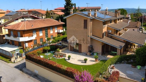 casa indipendente in vendita a Mosciano Sant'Angelo in zona Convento