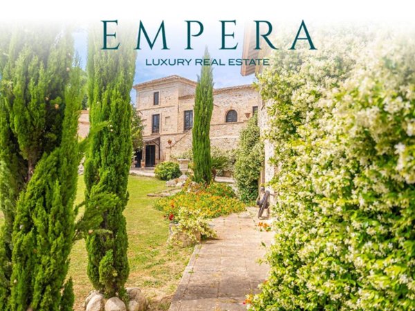 intera palazzina in vendita a Mosciano Sant'Angelo in zona Santa Filomena