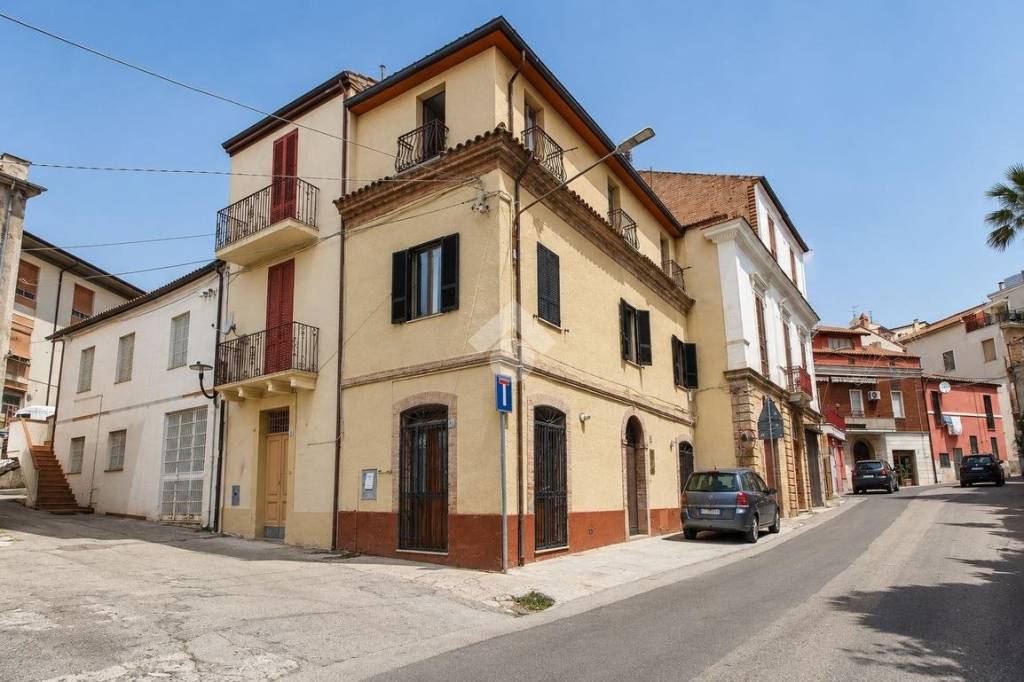 casa indipendente in vendita a Mosciano Sant'Angelo in zona Convento