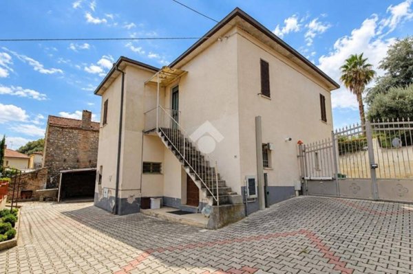 casa indipendente in vendita a Mosciano Sant'Angelo in zona Convento