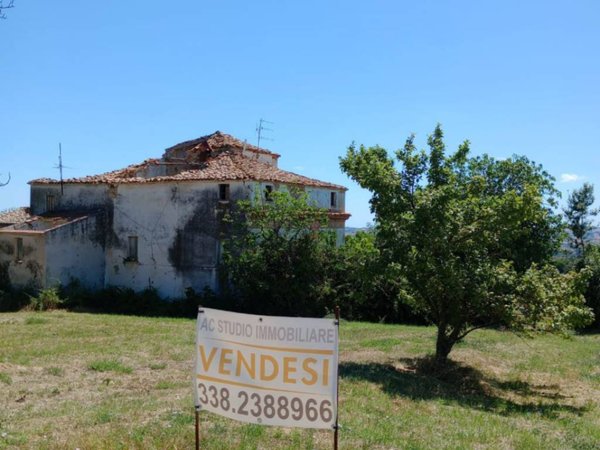 casa indipendente in vendita a Nereto