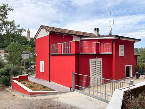 villa in vendita a Nereto