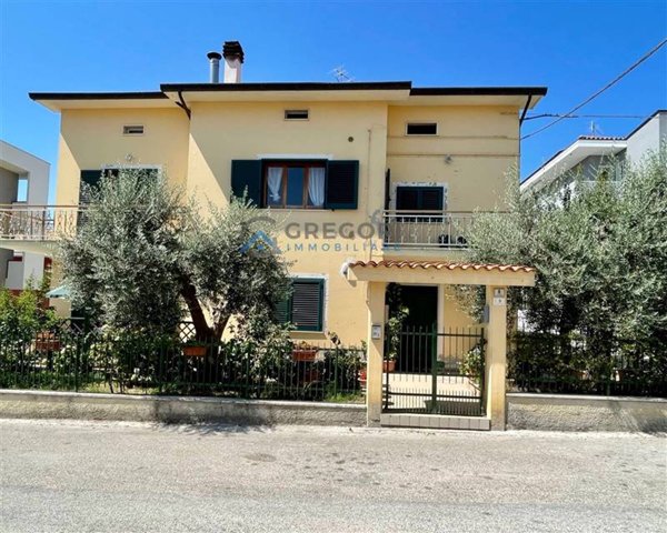 casa indipendente in vendita a Nereto in zona San Martino