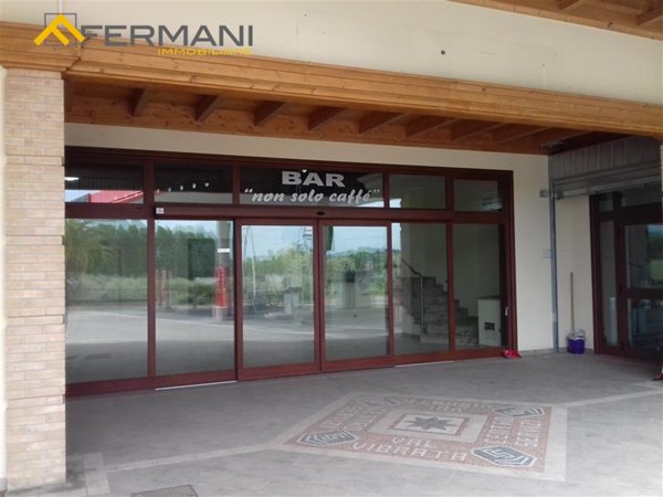 locale commerciale in vendita a Nereto in zona Certosa