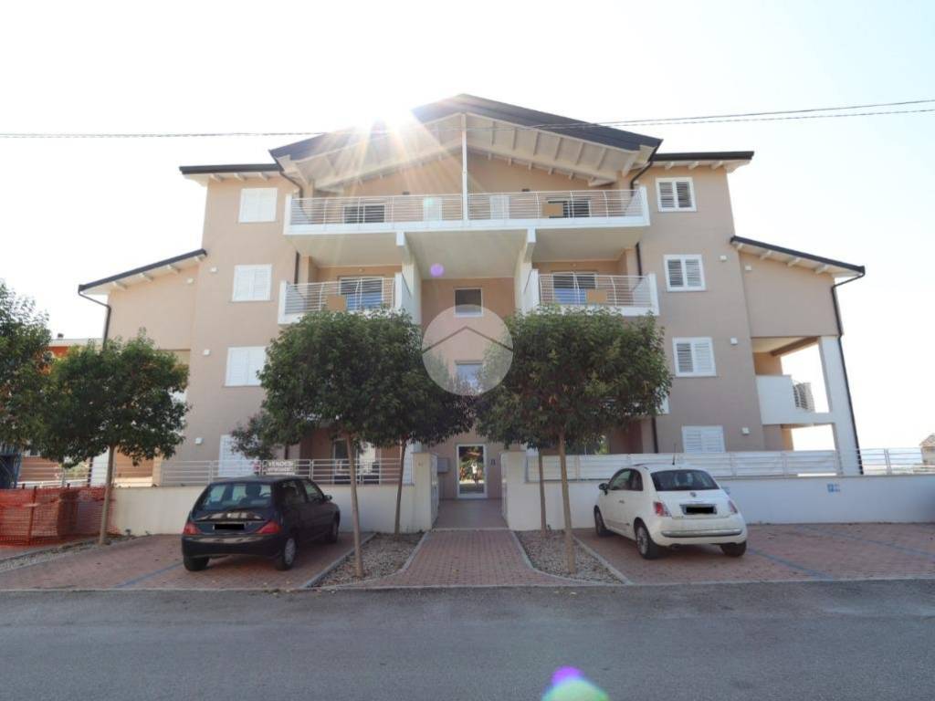 appartamento in vendita a Nereto in zona Parignano