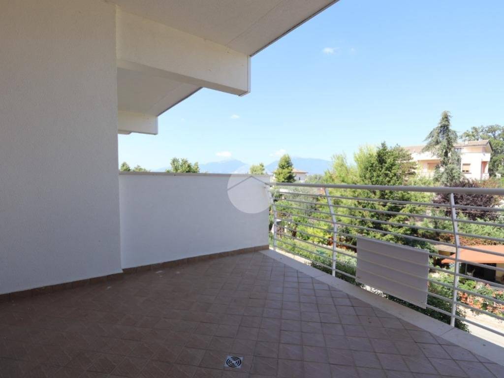 appartamento in vendita a Nereto in zona Parignano