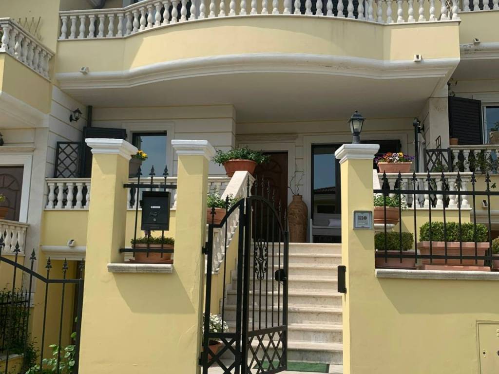 casa indipendente in vendita a Nereto