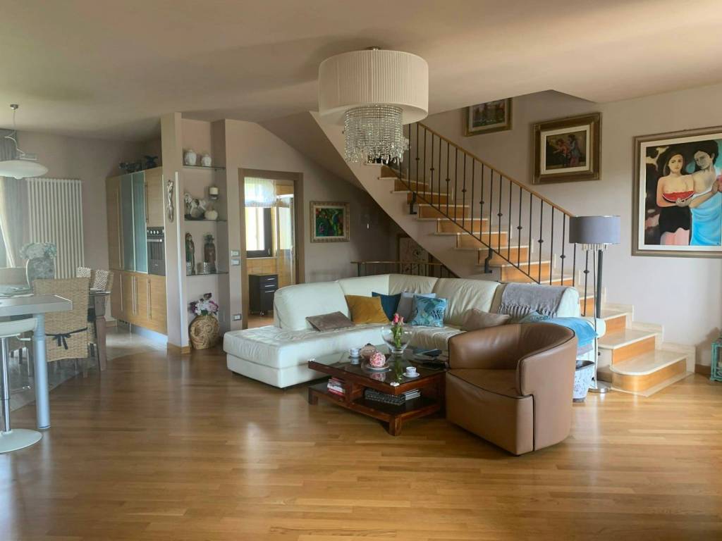 casa indipendente in vendita a Nereto