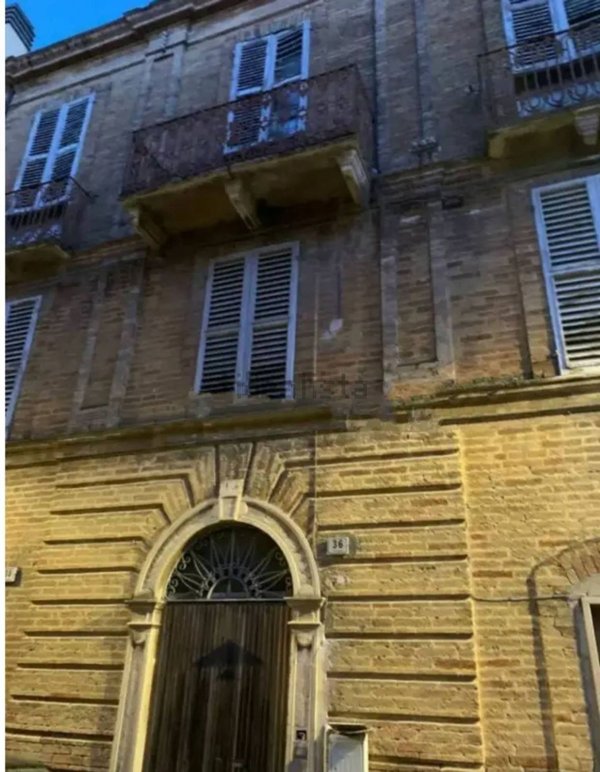 casa indipendente in vendita a Nereto in zona Pignotto