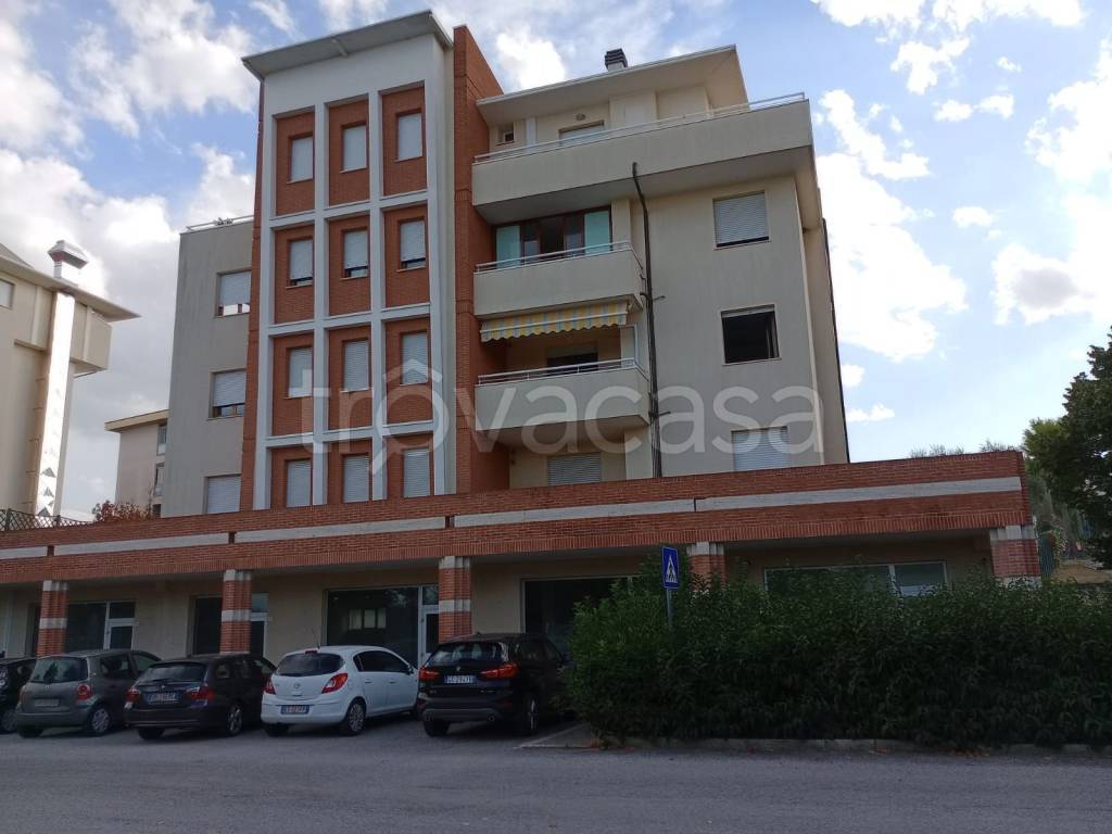 ufficio in vendita a Nereto