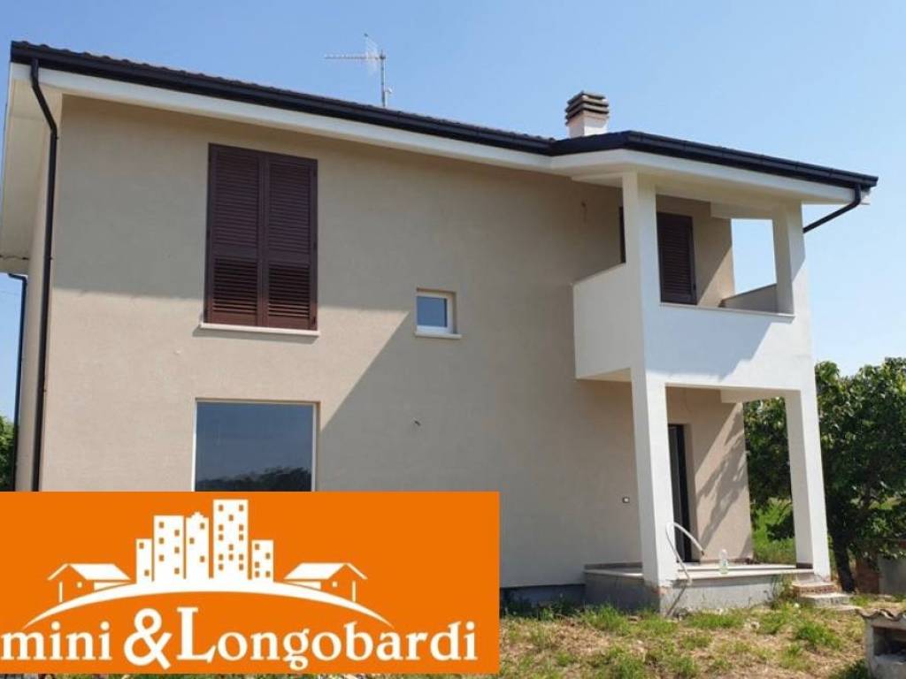 casa indipendente in vendita a Nereto