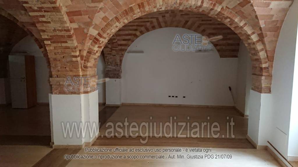 negozio in vendita a Nereto