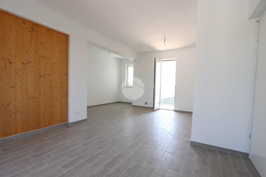 appartamento in vendita a Nereto in zona Parignano