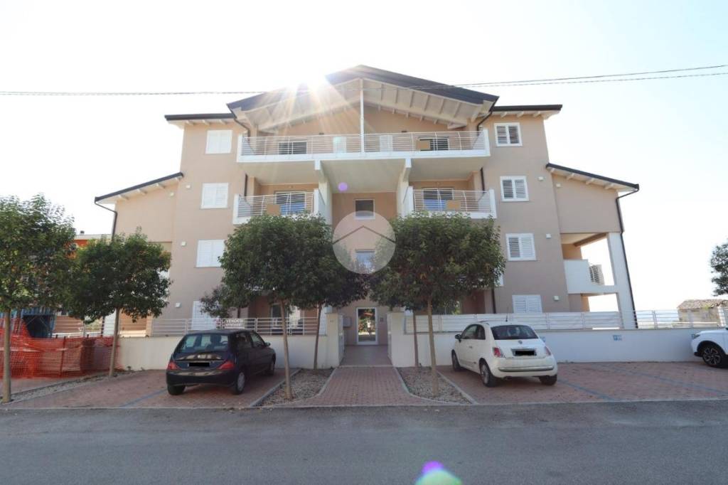 appartamento in vendita a Nereto in zona Parignano