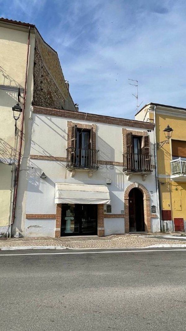 casa indipendente in vendita a Nereto