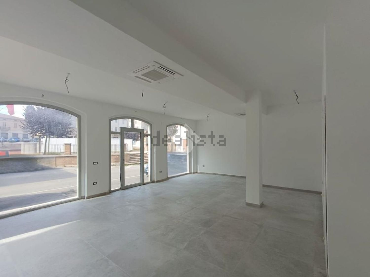 negozio in vendita a Nereto