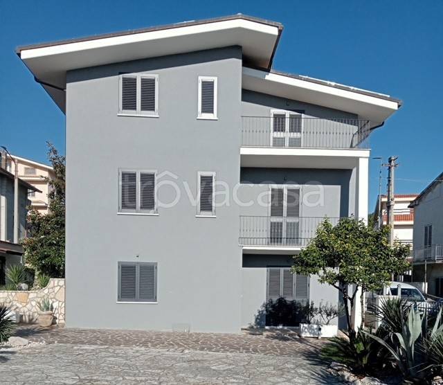 casa indipendente in vendita a Nereto
