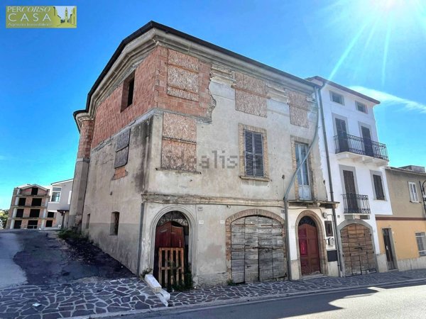 casa indipendente in vendita a Nereto