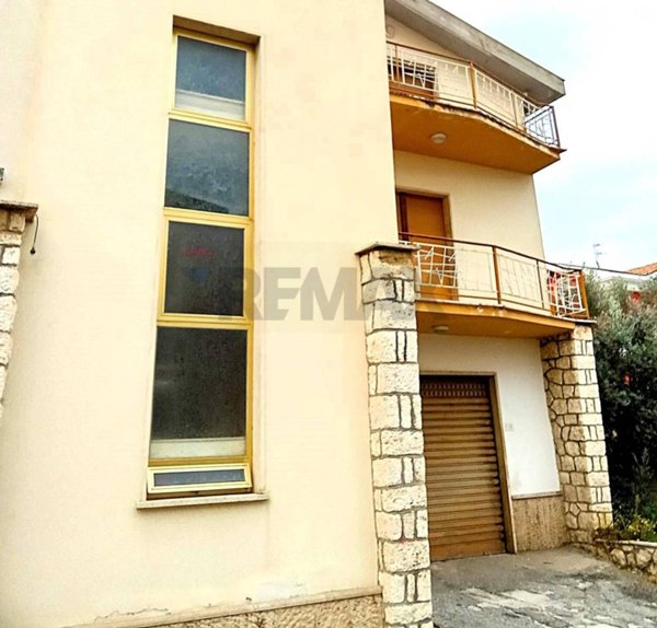 casa indipendente in vendita a Nereto