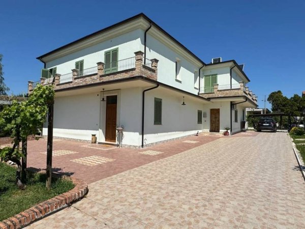 casa indipendente in vendita a Nereto