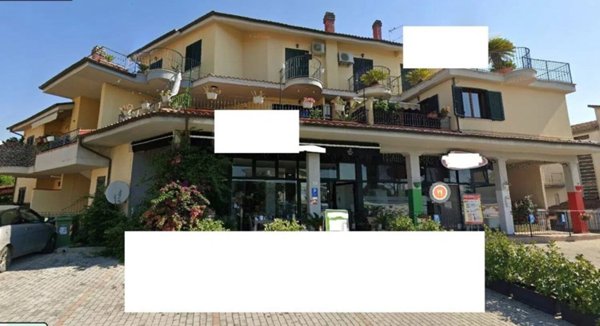 negozio in vendita a Nereto