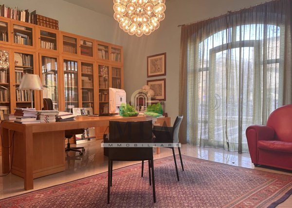 locale commerciale in vendita a Nereto