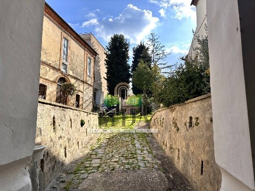 casa indipendente in vendita a Nereto
