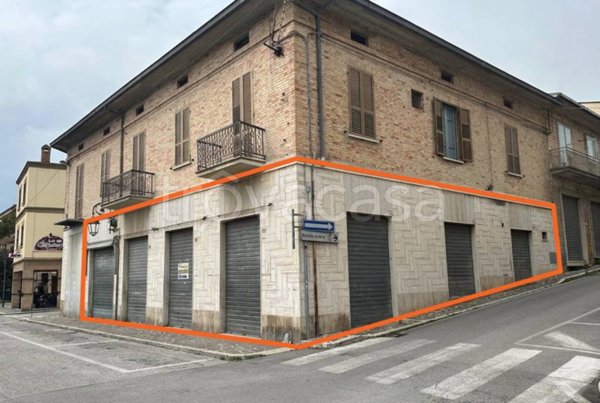 negozio in vendita a Nereto in zona Vibrata