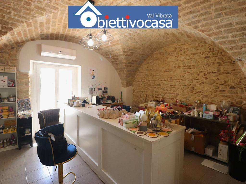 casa indipendente in vendita a Nereto