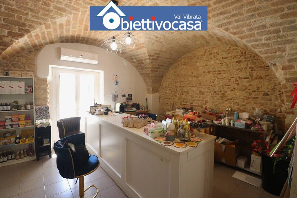 casa indipendente in vendita a Nereto in zona San Martino