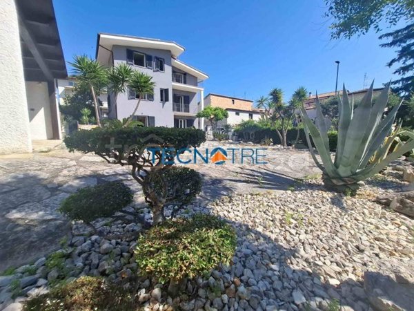 casa indipendente in vendita a Nereto