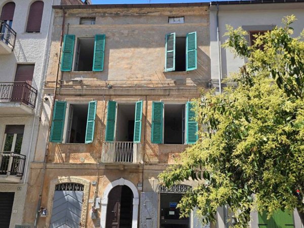 casa indipendente in vendita a Nereto