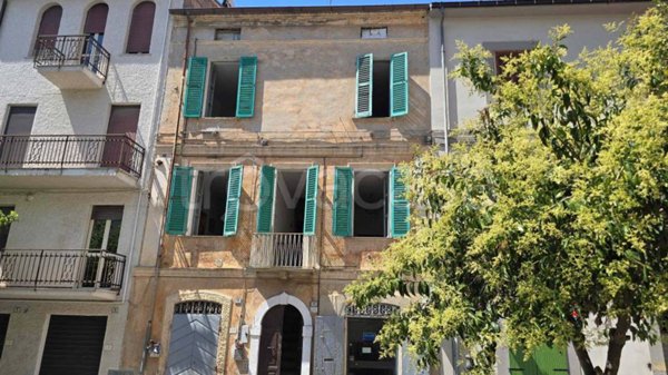casa indipendente in vendita a Nereto