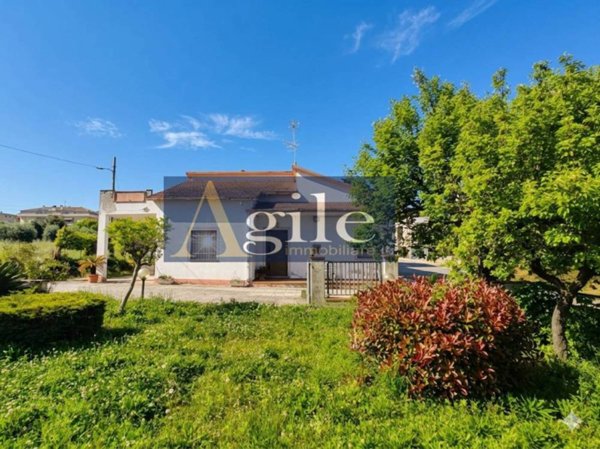 casa indipendente in vendita a Nereto in zona San Martino