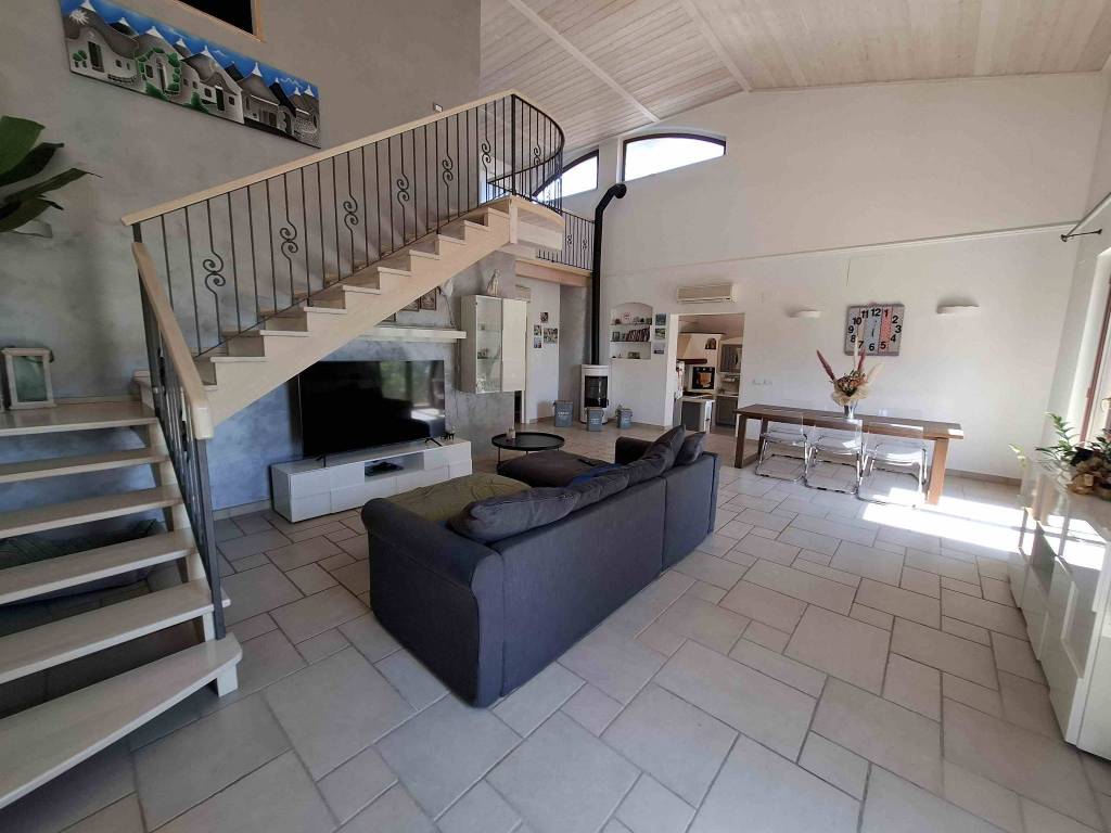 casa indipendente in vendita a Nereto in zona Pignotto
