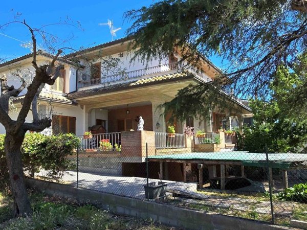 casa indipendente in vendita a Nereto in zona San Savino