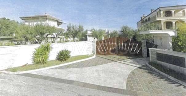 casa indipendente in vendita a Nereto in zona Pignotto