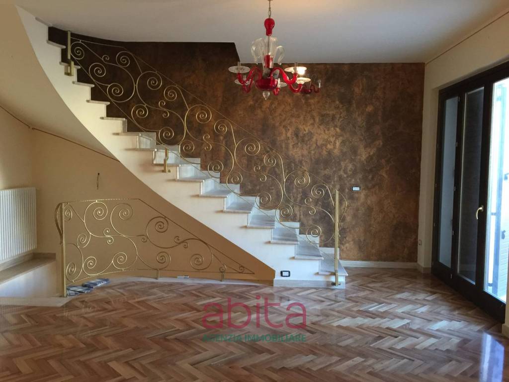 casa indipendente in vendita a Nereto