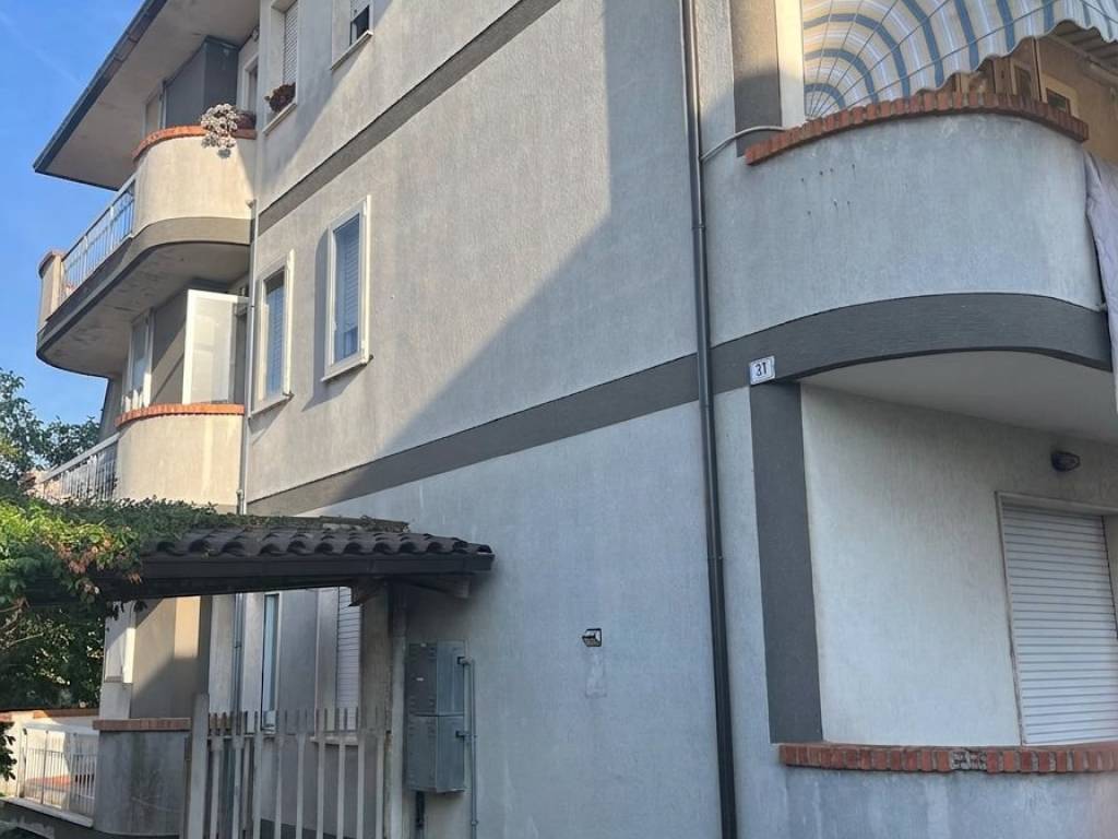 appartamento in vendita a Nereto in zona Rote