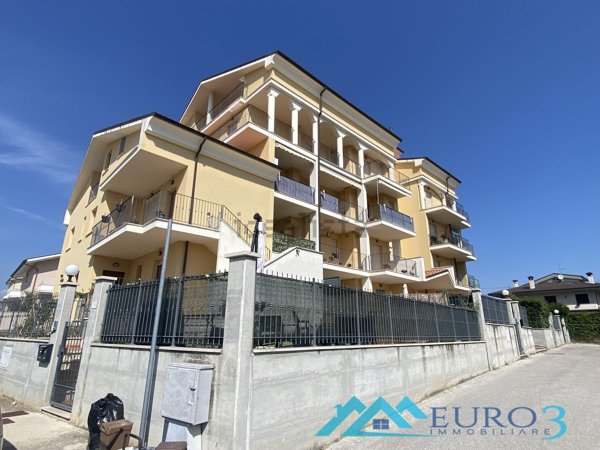 appartamento in vendita a Nereto in zona Rote