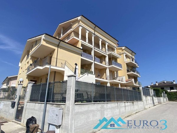 appartamento in vendita a Nereto in zona Rote