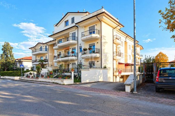 appartamento in vendita a Nereto in zona Rote