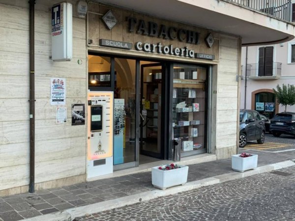 negozio in vendita a Nereto