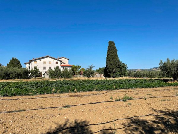 casa indipendente in vendita a Notaresco in zona Pianura Vomano