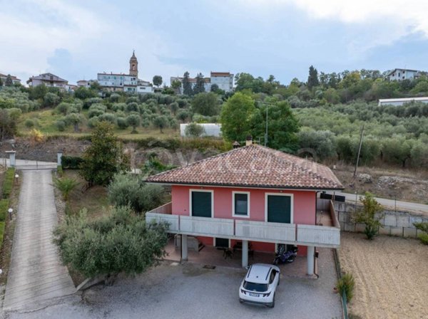villa in vendita a Notaresco in zona Guardia Vomano