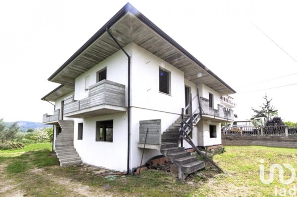 casa indipendente in vendita a Notaresco in zona Guardia Vomano