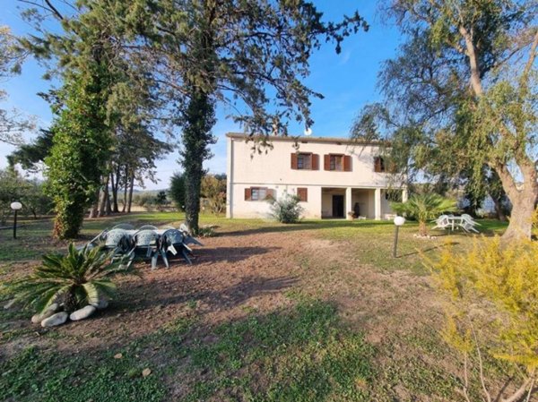 casa indipendente in vendita a Notaresco in zona Pianura Vomano