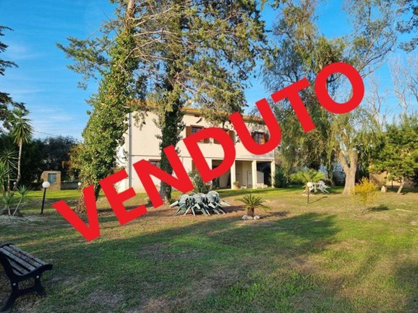 casa indipendente in vendita a Notaresco in zona Pianura Vomano