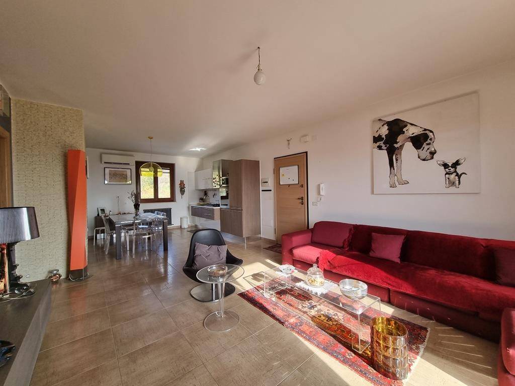 appartamento in vendita a Notaresco in zona Pianura Vomano