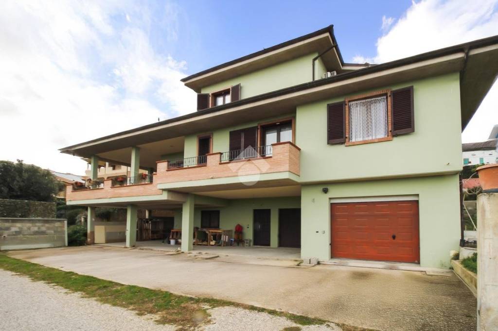 casa indipendente in vendita a Notaresco